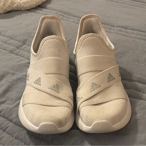 🤍Adidas White Slip-On Sneakers Women’s sz 9🤍